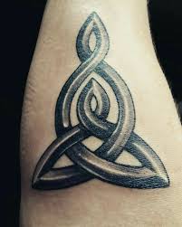 Body art tattoos tattoos tattoo designs infinity tattoos pretty tattoos ring tattoos celtic mother tattoos tattoo for son celtic symbols. Pin By K G On Simbolos Tattoos For Daughters Tattoo For Son Mother Son Tattoos