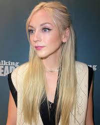 NEW! LIKE her?! 🙂❤️😥🔥 I love Emily Kinney Music Beth Greene! 🎈🤠 Her