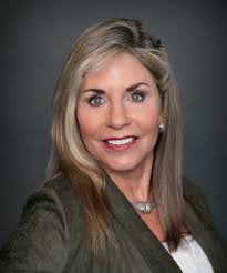 Diana Tracy's Instagram, Twitter & Facebook