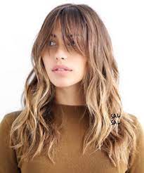 Cheveux Mi Longs Avec Frange Inspirez Vous Cheveux Mi Longs Avec Frange Coupe De Cheveux Cheveux Mi Long