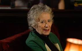Isabel bahia entrevista maria do céu guerra, ao longo do programa dá conta das suas preferências e escolhas, na pintura, literatura, cinema e teatro. D1e69jok5umqam