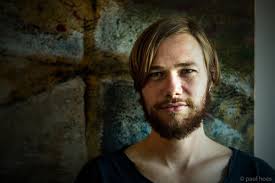 Kim Janssen: "Mijn nummers zijn pas af als ze precies het juiste gevoel  weergeven'"