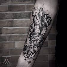 Avec l'épaule, le bras et l'avant bras interne et externe, le tatouage tribal est celui qui est le plus prisé. 1001 Idees Et Inspirations Pour Un Tatouage Avant Bras