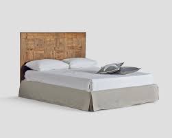 Letto matrimoniale bianco con testata decorazione a traforo. Testiera Letto Matrimoniale Legno