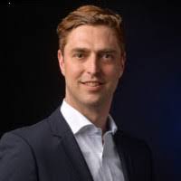 Leonard Schuster's Instagram, Twitter & Facebook