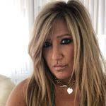 Lisa Ricco's Instagram, Twitter & Facebook