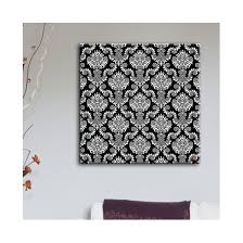 Pour le mien, j'ai utilisé un cadre ikea et quelques échantillons de papiers peints graham & brown dans les tons noirs, gris et blancs. Tableau Baroque Avec Fond Noir Decoration Moderne Noir Et Blanc Oh Mon Tableau