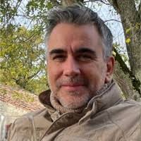 50+ perfis com “Bernard”