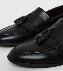 Un grand choix de mocassins homme en ligne sur zalando ! Mocassins En Similicuir Noir A Pampilles New Look