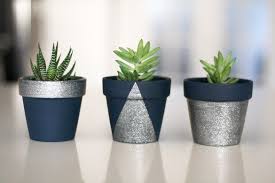 Oad 44 10 Idees Pour Customiser Ses Pots De Fleurs Pot De Fleurs Creations De Pots En Argile Pot De Fleur Design