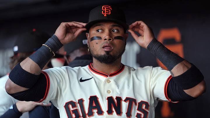 Phillies Interest in Giants' Luis Arraez Makes Perfect Sense