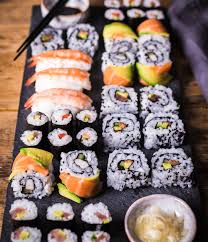 Sushi Sashimi Cuisine Japonaise Japon Gastronomie Couteaux Japonais Culture Maitre Sushi Recettes De Cuisine Cuisine Asiatique Nourriture