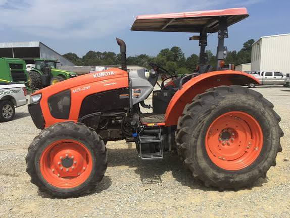 Kubota M5N-091HDRC24 Tractor