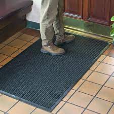 Our rubber kitchen floor mats are designed to reduce slip hazards in commercial kitchens, whilst inhibiting bacterial growth and improving comfort for the staff. Rubber Plain Kitchen Flooring Mat Rs 1100 Piece Cattle Comfort Id 15573625273