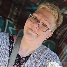 Endlich Rentnerin“, denkt sich unsere Gitti Beilfuß heute Vormittag. Wir  möchten Frau Beilfuß für die wunderschönen, gemeinsamen Jahre und die stets  vertrauensvolle Zusammenarbeit recht herzlich danken. („Der Abschied ist  nicht für immer.