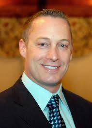 Bruce Dexter's Instagram, Twitter & Facebook