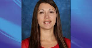 Lake Valley Elementary principal showered with love as she resigns job of  her heart