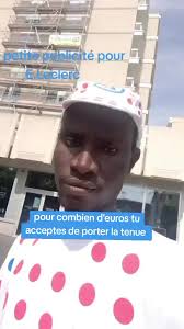 Leclerc Accepte Le Voile