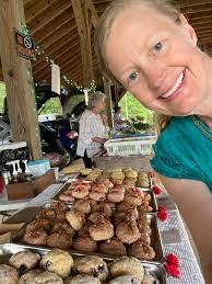 Christine Dissinger's Instagram, Twitter & Facebook