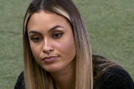 Por ter sido a mais votada entre os participantes com cinco votos, sarah foi a escolhida da casa para ir para o paredão. Djk4wskviot Jm