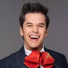 Raul Sandoval's Instagram, Twitter & Facebook