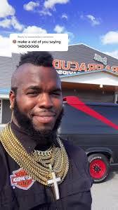 Sean Shuster's Instagram, Twitter & Facebook