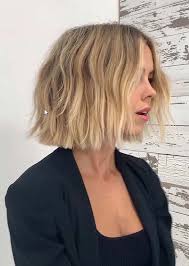To help you find the right haircut for your long face regardless of straight, curly or wavy hair, check out these styles and cuts that balance volume and length. Short Haircuts For Oval Faces 2020 2021 30