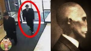 Sans doute que même les hommes préhistoriques avaient des récits d'ancêtres revenus de la tombe de manière choquante et terrifiante. 20 Theories Qui Montreraient Que Les Extraterrestres Ont Deja Visite La Terre Lama Fache Youtube