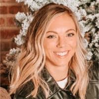 Nicole Burge's Instagram, Twitter & Facebook