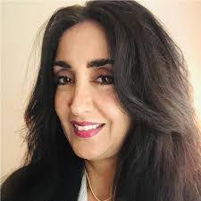 Jackie Fenner's Instagram, Twitter & Facebook