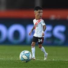 Enzo pérez é um dos ídolos do river plate que perdeu a final da libertadores para o flamengo imagem: La Enigmatica Dedicatoria Del Mini Enzo Perez