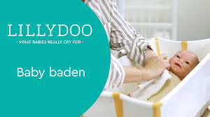 Ein hungriges, unruhiges baby wird sich in der wanne nicht wohlfühlen. Baby Baden Wann Wie Oft Wo Und Wie Lillydoo Magazin