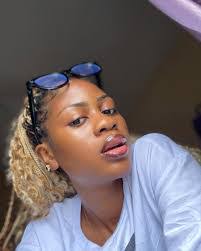 Mari Anna's Instagram, Twitter & Facebook