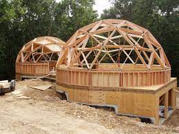 Dome In Costruzione Di Natural Spaces Domes Cupola Geodesica Case A Cupola Casa A Cupola