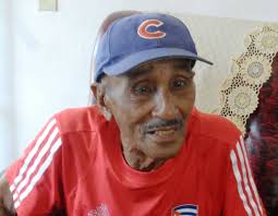 Andrés Mesa y el !play ball! del Gran Stadium de La Habana