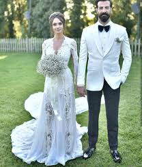 Hande Soral In Gelinligi Celebrity Wedding Dresses Groom Wedding Dress Wedding Dresses