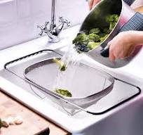 Over The Sink Stainless Steel Oval Colander with Expandable Rubber Grip Handles Strainers, Fine Mesh Strainer Basket Kitchen 6 Quarts Colander for ...