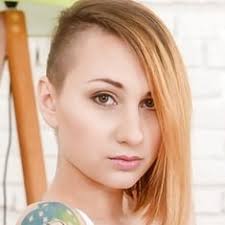 Christie Starr's Instagram, Twitter & Facebook