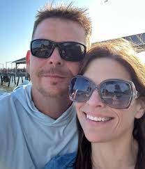 WOMAN DOWN (Via cryingcameltoe tiktok)