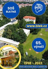 Zaneta Lejskova exposed rides chair