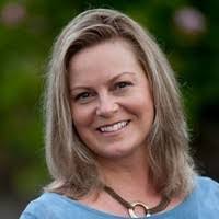 Jennifer Szakacs's Instagram, Twitter & Facebook