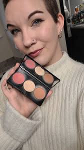 Step by step in pictures🤗 I wanted to show how many different ways you can  use the awesome 3 in 1 face pallete 😍🔥 and also all of theses amazing  other products