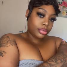 I be the only mom at the park with a blunt 🤦🏾‍♀️ 😩🤣