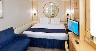 Royal suite class by royal caribbean® embodies the best in luxury travel. Kreuzfahrtkabinen Und Suiten Voyager Of The Seas Royal Caribbean Cruises