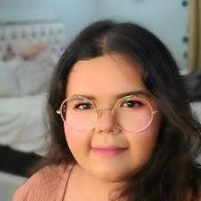 Amelia Aparicio (ameliaapricot)