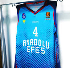 Bu ilanı arkadaşlarınla paylaş, anadolu efes forması. Anadolu Efes Sk En Twitter Bu Aksam Cskabasket Karsisinda Bugune Kadar Euroleague De Formamizi Terleten Tum Oyuncularimizin Isimlerinin De Yer Aldigi 400 Maca Ozel Formamizla Sahadayiz Benimyerimburasi Https T Co Ns5prkdvbn