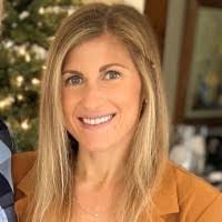 Danielle Schindler's Instagram, Twitter & Facebook