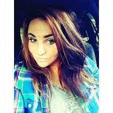 Elise Squires's Instagram, Twitter & Facebook