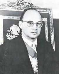 Born 17 january 1922) is a mexican lawyer, academic and politician affiliated with the institutional revolutionary party (pri), who served as the 57th president of mexico from 1970 to 1976. Luis Echeverria Alvarez Echeverria Dictador Historia Alternativa Fandom