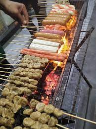 Tidak seperti sosej segar (seperti bratwurst atau bahasa itali), sosej salai telah dimasak jadi inilah kebanggaan terakhir saya tentang sosej yang merokok. Lokching Sosej Thai Lokching Sosej Thai Bakar Nkad Facebook